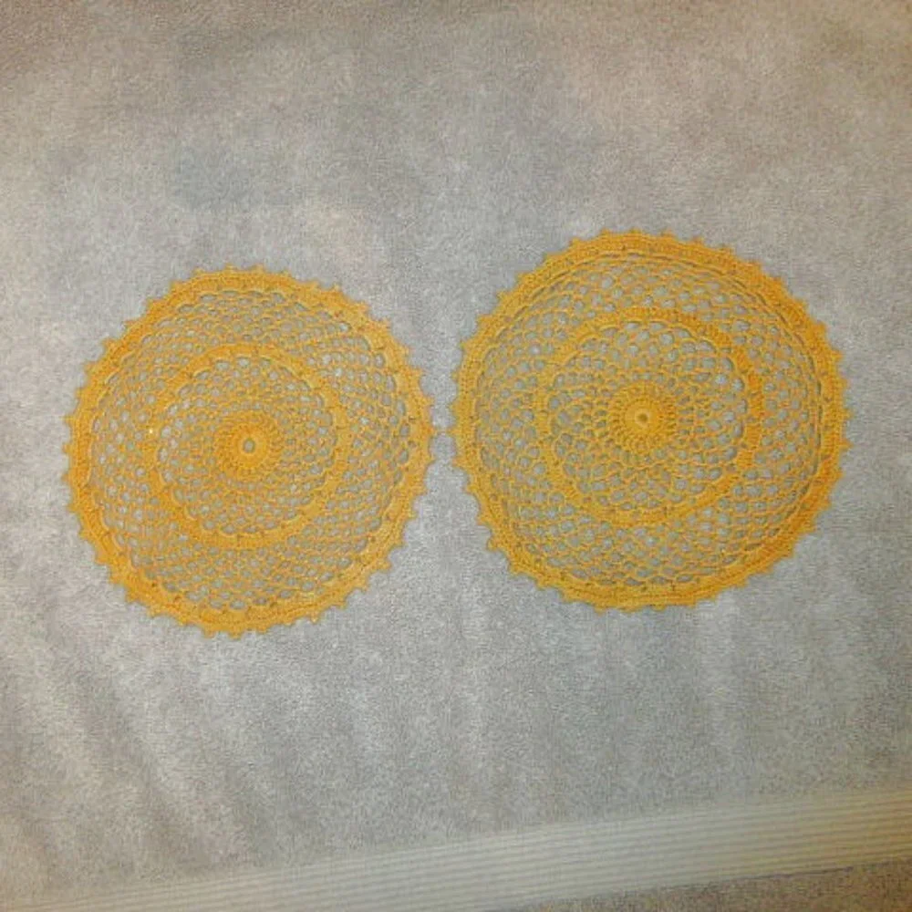 Vtg Handmade Crochet Lace Doily Set Of 2 Round Dainty Grannycore MCM Cottagecore